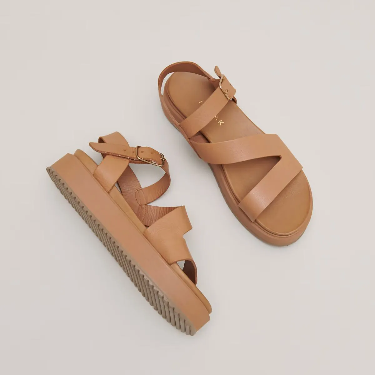 563- Isaure Cuir Camel