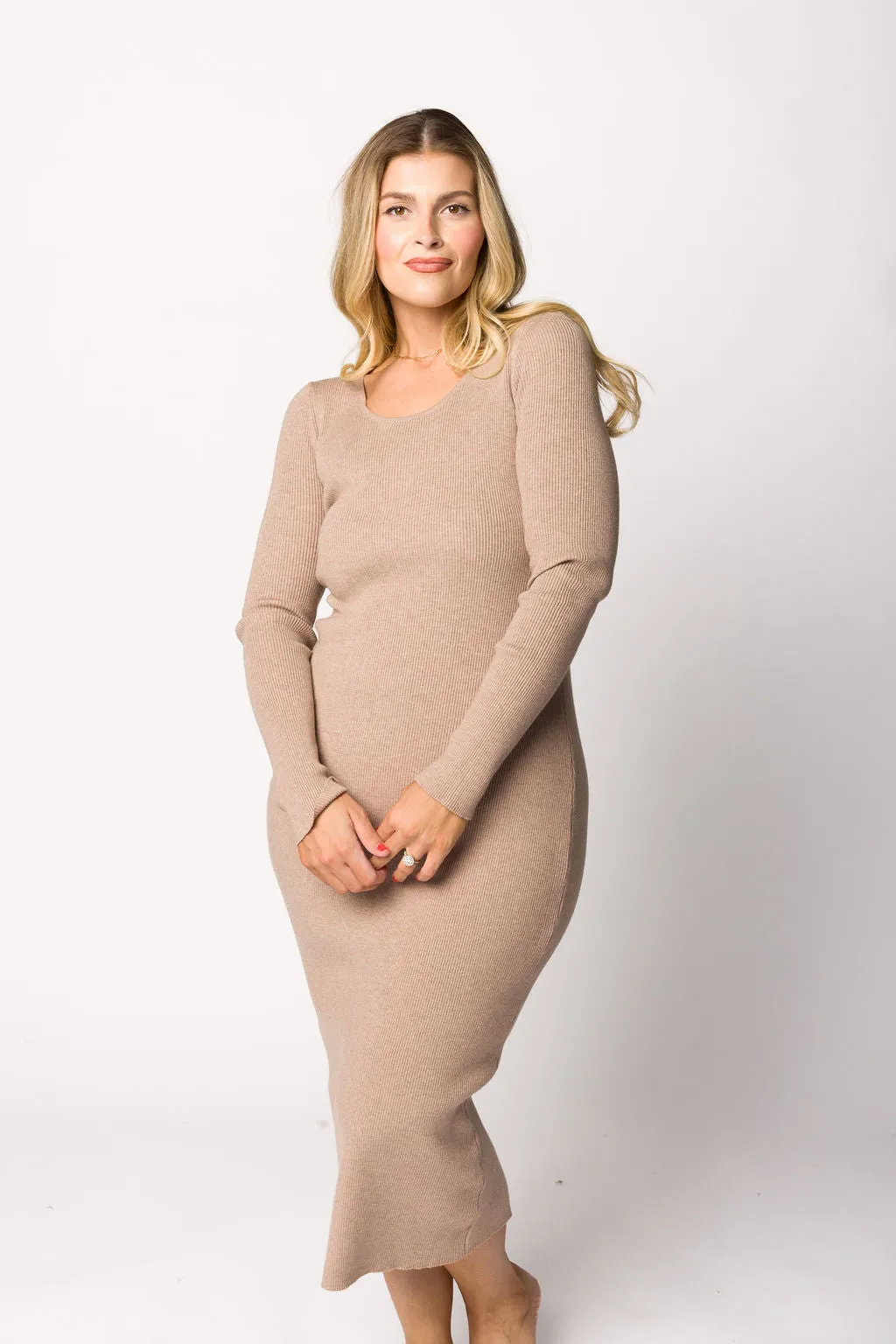 Gwen Ribbed Midi Dress in Mocha