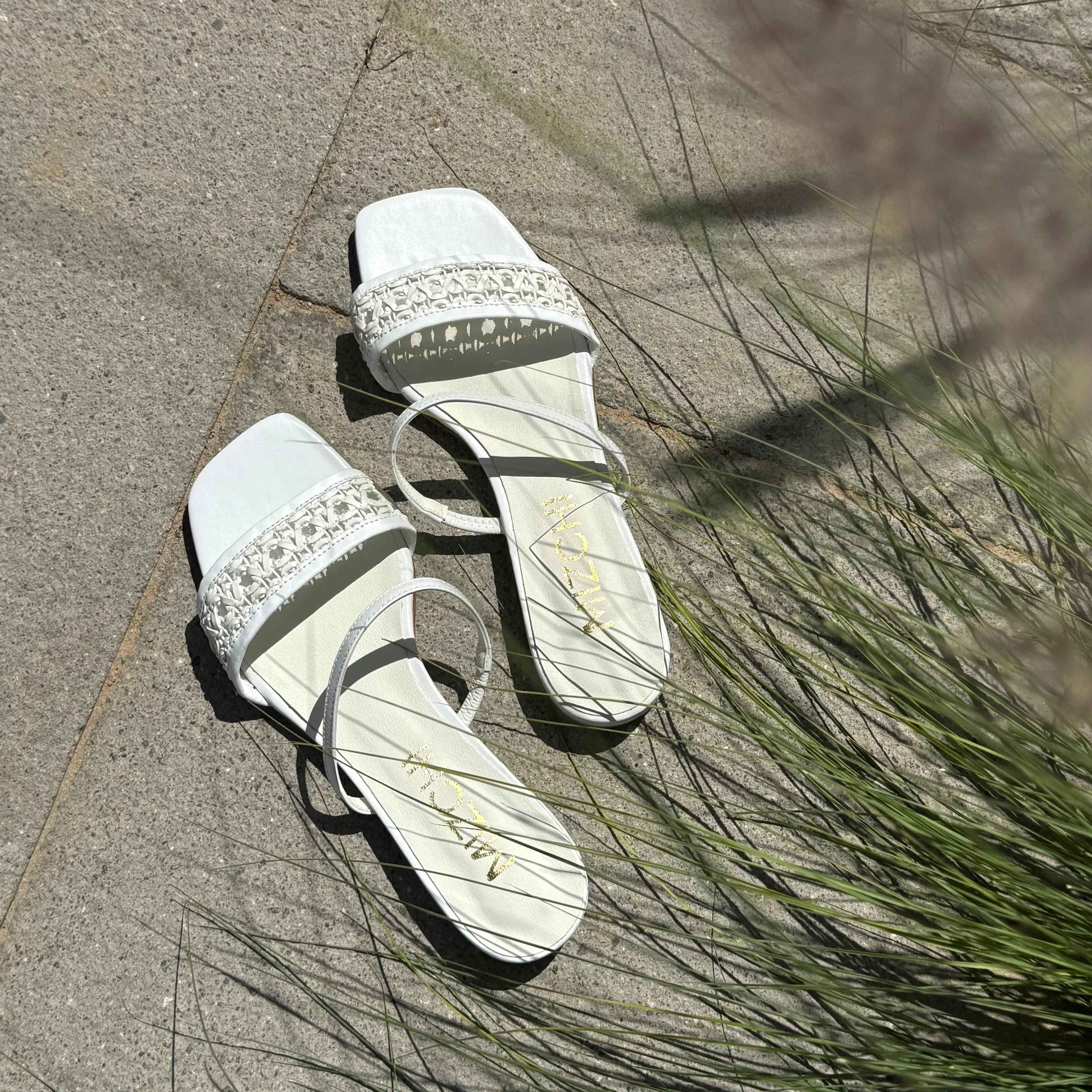 SELLY SUMMER - flat sandals