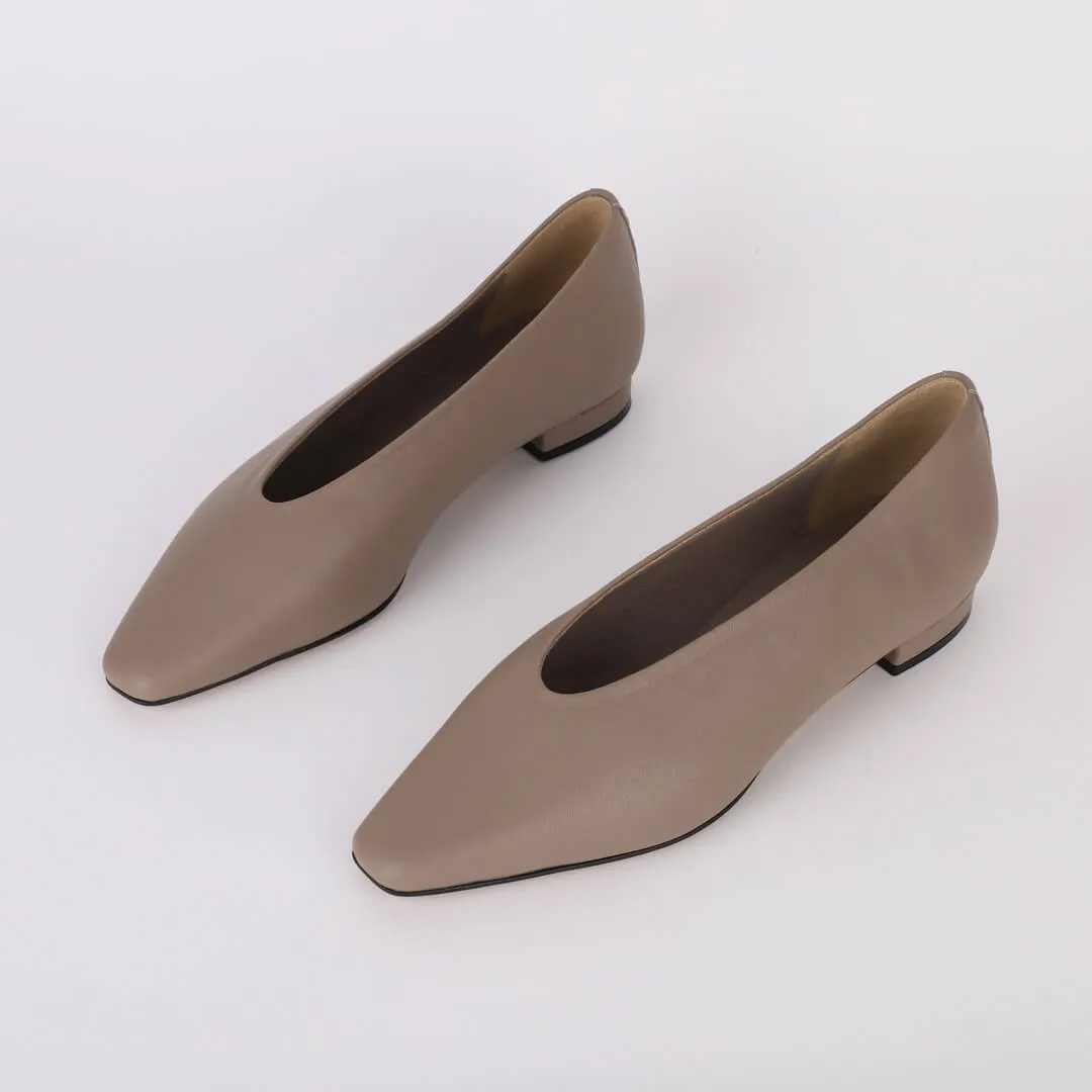 *UK size 1 - LETSBE - light beige , 1.5cm heels