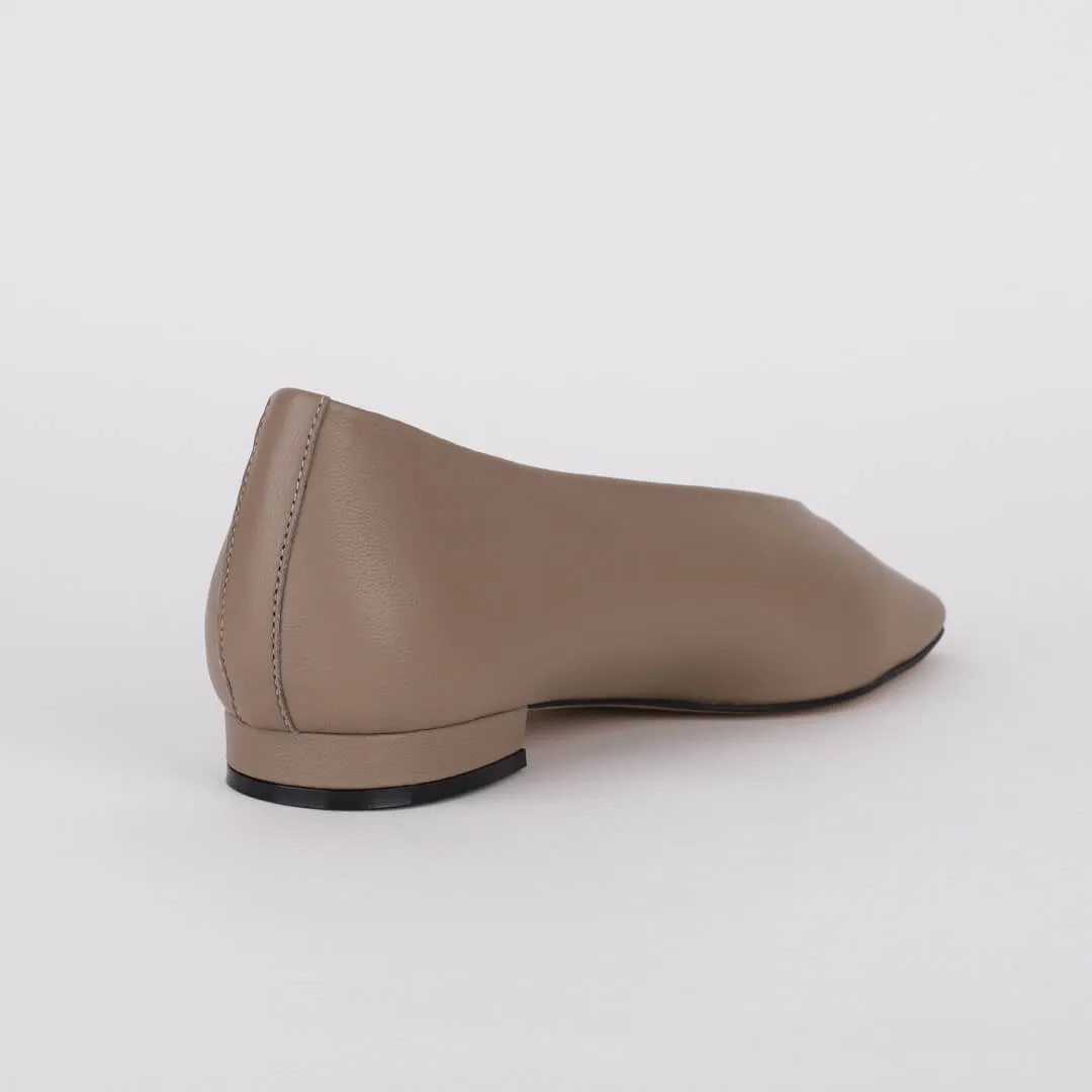 *UK size 1 - LETSBE - light beige , 1.5cm heels