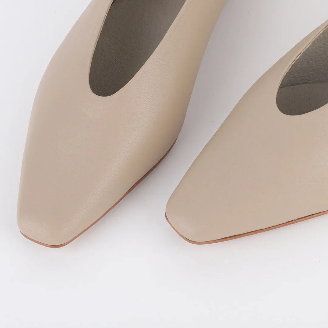 *UK size 1 - LETSBE - light beige , 1.5cm heels